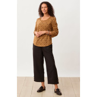 Kesari Matelassé Pull-On Crop Pant - Charcoal black Kesari Matelassé Pull-On Crop Pant - Charcoal black